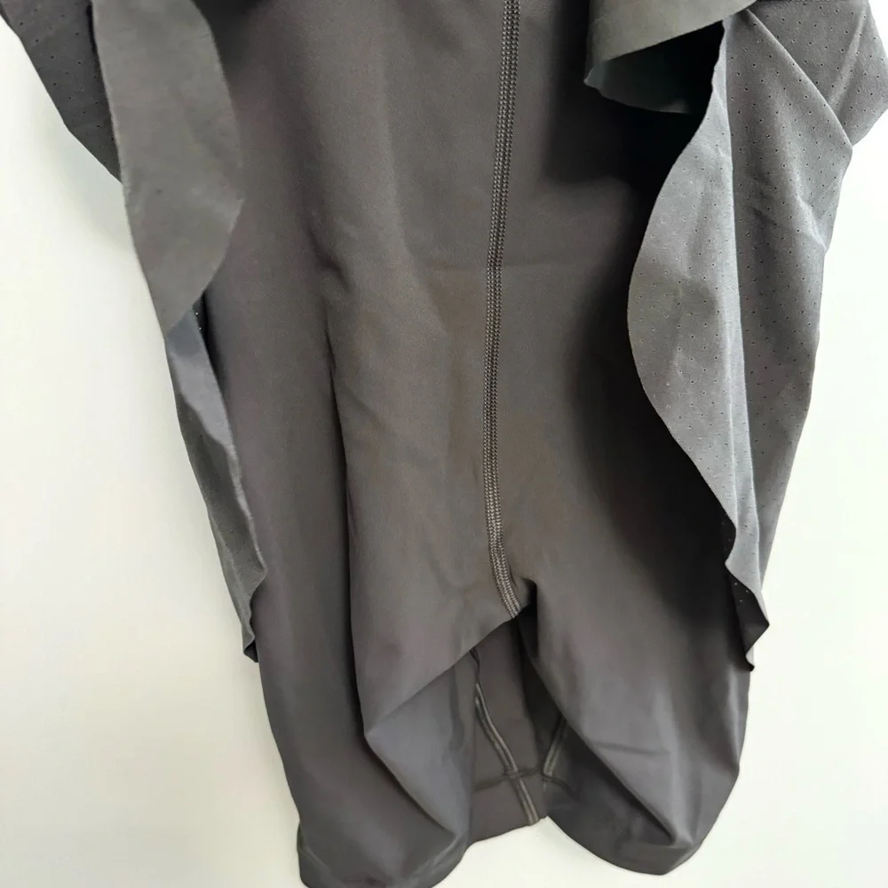 NEW! NULUX Running Dress 8” LULULEMON, Size 2